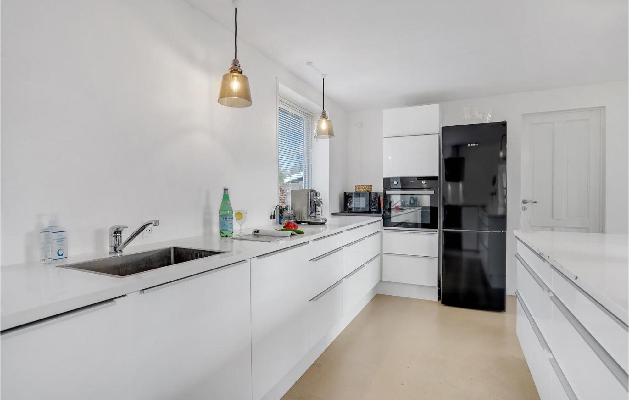 Gorgeous Home In Sunds With Kitchen Extérieur photo