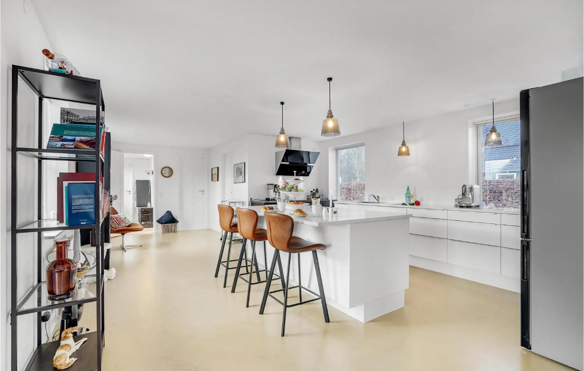 Gorgeous Home In Sunds With Kitchen Extérieur photo