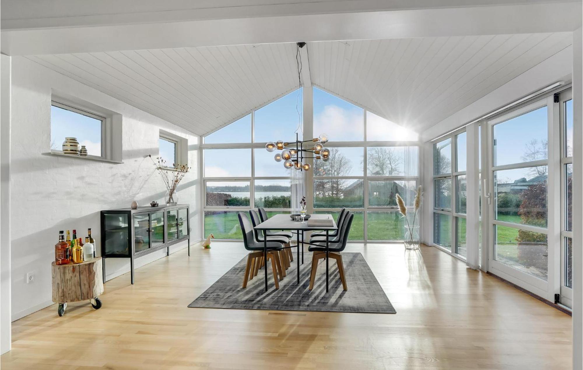 Gorgeous Home In Sunds With Kitchen Extérieur photo